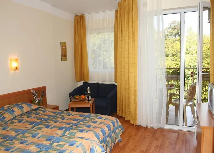 Joya Park Goldstrand